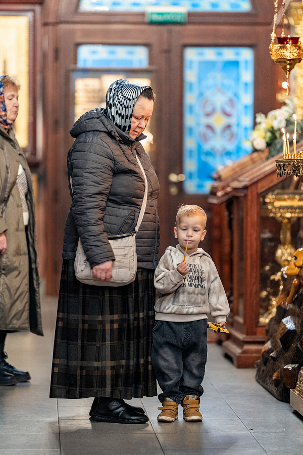 Архиерейское богослужение в соборе Всех святых, в земле Русской просиявших города Домодедово в День памяти жертв политических репрессий